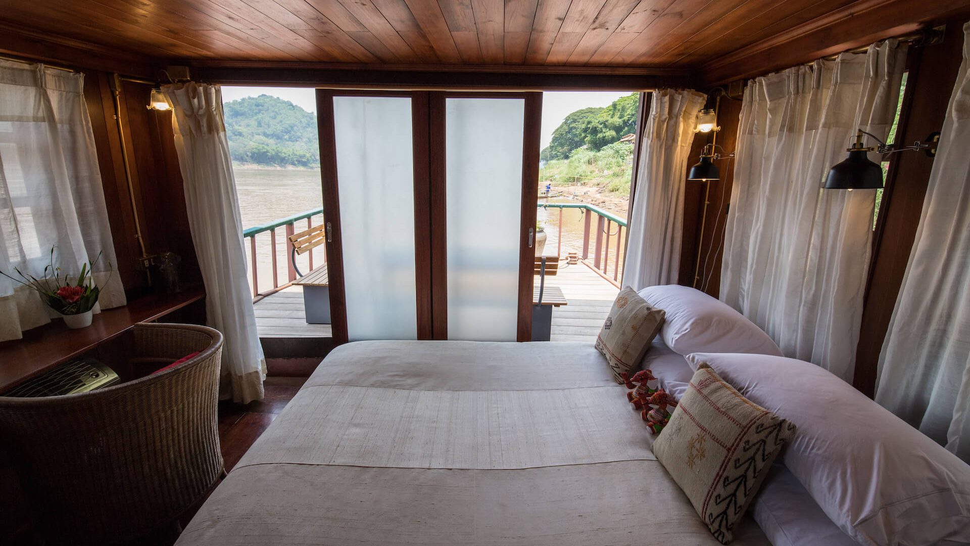 Satri_House_E_Banner_3